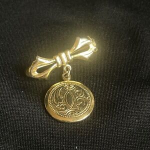 Vintage Gold Tone Bow Brooch with Etched Round Medallion Dangle Charm Pin
